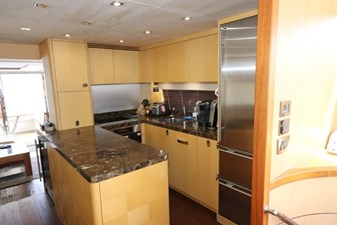 - 16 75-2015-Sunseeker-Yacht-16