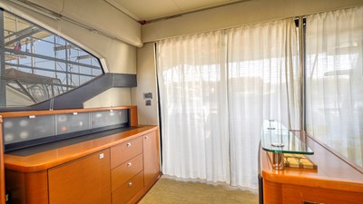 C'EST LA VIE 10 Aft Galley