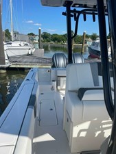 2023 Robalo R270 4 