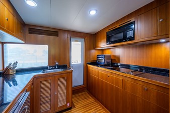 PIVOT 24 97_marlow_pivot_galley_1