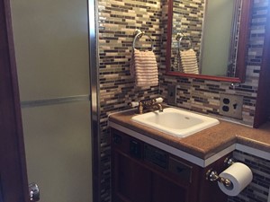 BLACK POWDER 16 GUEST SR HEAD & SHOWER STALL