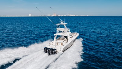 Boston Whaler 420 Outrage 14 