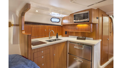 2012 Pursuit OS 385 Conquest 11 