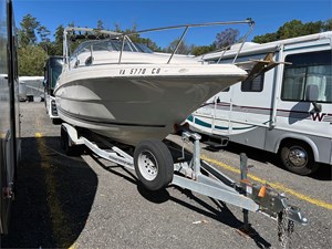 27' Monterey 2002 262 Cruisers 2 