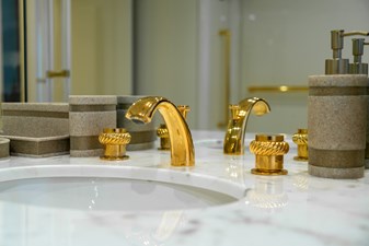 High Occupancy 88 164 OCEANFAST 1989 BATHROOM