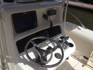 2007 Boston Whaler 240 Outrage 3 4