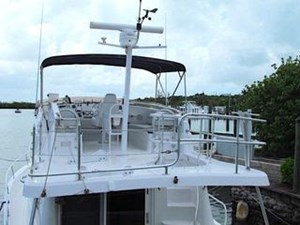 2002 Mainship 390 Trawler 2 3