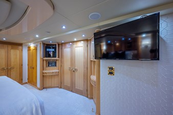 WIRE WE HERE 72 115_crescent_wire_we_here_master_stateroom_9