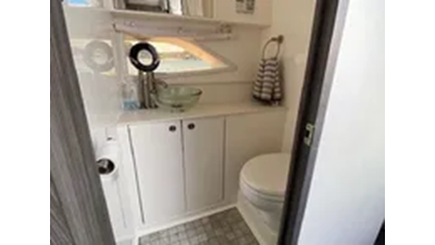 2022 Sea Ray 320 Sundancer Outboard 10 