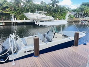 2019 WELLCRAFT 262F 2 02. Starboard Side