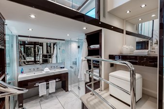 95 ft 2018 Sunseeker 95 Yacht, Mirracle 28 