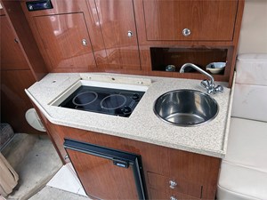 30' Regal 2005 3060 Window Express 10 