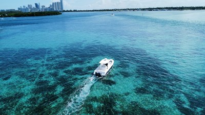 2018 Everglades 335 Center Console 16 