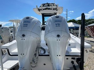 2023 Everglades 273CC 21 