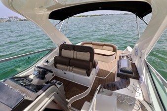 ANTANI 1 330-SUNDANCER-SEA-RAY-2014-YACHTSBLUE-OUTDOOR-SPACE