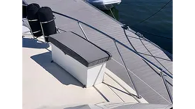 1991 Hatteras 40 Motor Yacht 38 