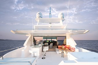GENESIS 18 Boat Deck and Bar