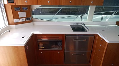 King Fish 7 2018 Riviera 43 Open Bridge kitchen 2