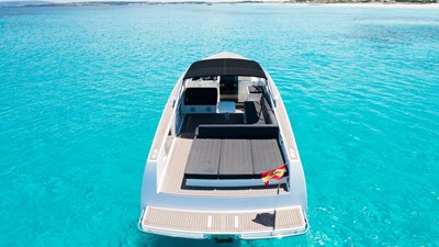 VANDUTCH 40 2 40_VAN_DUTCH_HIGH_RES-14