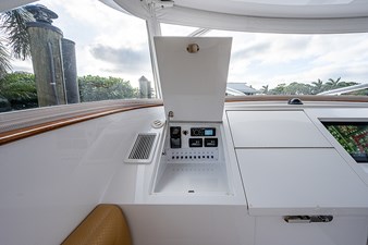 PERFECTION 63 49_garlington_perfection_flybridge_42