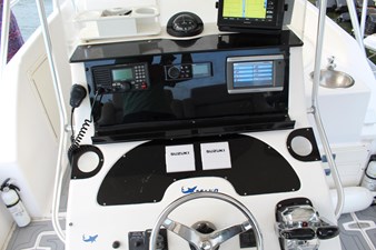 1998 Mako 333 Attack 10 