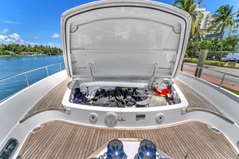Ferretti Yachts Custom Line 94 91 