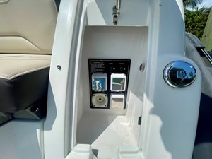 - 26 27_2016 33 Monterey 335 Sport Yacht