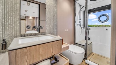 AURORA 37 