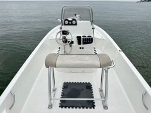 2016 Nauticstar 2110 Sport 38 39