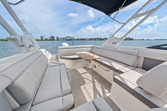 Sea Ray SDX 270 Outboard 14 15