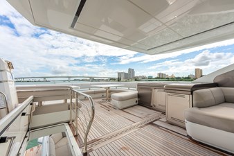 Yacht 64 Flybridge