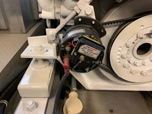 LUCHY 39 1995 SEA RAY 63 ALTERNATOR