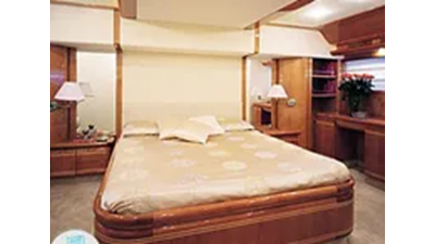 2004 Ferretti Yachts 810 6 
