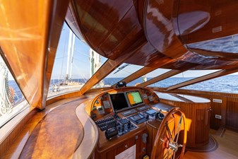 35 M DELUXE MOTORSAILOR 12 9c