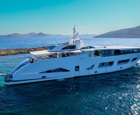  42 M STEEL  MOTOR YACHT 11 