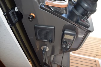ERIKA RAY 10 Garmin full control VHF mic, external speaker, bow thruster, and RGB lighting control 