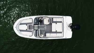 Bayliner VR4 42 