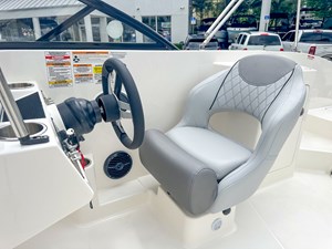 Bayliner DX2200 24 