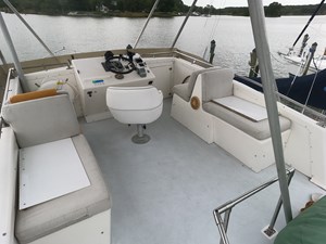 Willow 19 Fly Bridge