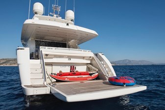 FERRETTI 881 3 