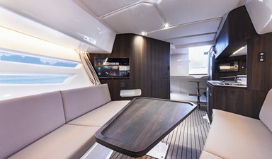 ORYX 379 16 Oryx 379 Dark Interior
