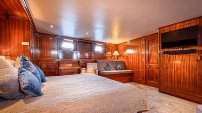 CHANTELLA 18 MASTER CABIN 2 