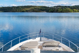 Princess S72 (S72515) 106 Foredeck