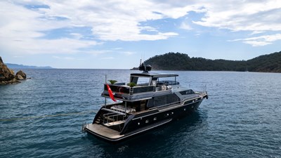 27 M DELUXE MOTOR YACHT 4 