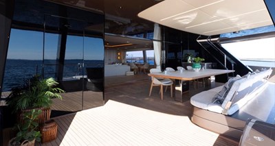 TWILIGHT 12 Aft deck
