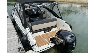 Parker 630 Day Cruiser 4 Parker 630 DC Stern