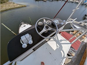 58 HATTERAS 1990 SPORTFISH 30 