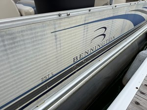 02 Bennington 257L Pontoon NLSQ 81 