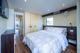 44 Powercat 35 44_overblue_powercat_forward_stateroom_5