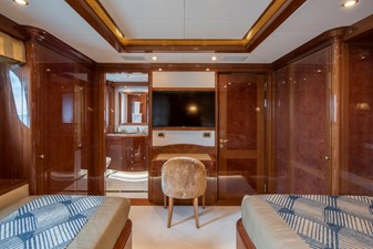 RHINO 6 7. Rhino twin cabin